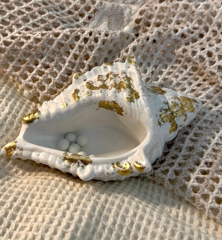 Gold dust shell pot